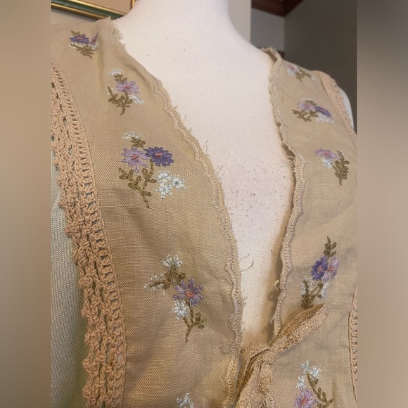 J. Jill Floral Embroidered Beige and Light Blue Women's Sweater - Picture 6 of 10